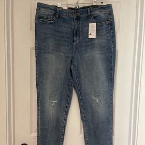 High Rise Straight Jean